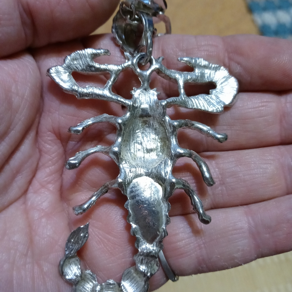 Unisex Scorpion Necklace - Picture 3 of 5